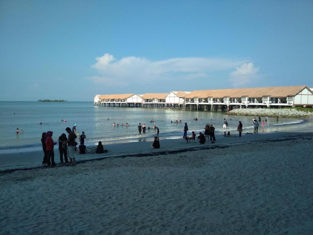 Block B And A Glory Beach Resort Port Dickson Exterior foto
