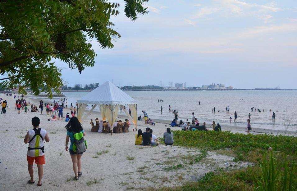 Block B And A Glory Beach Resort Port Dickson Exterior foto