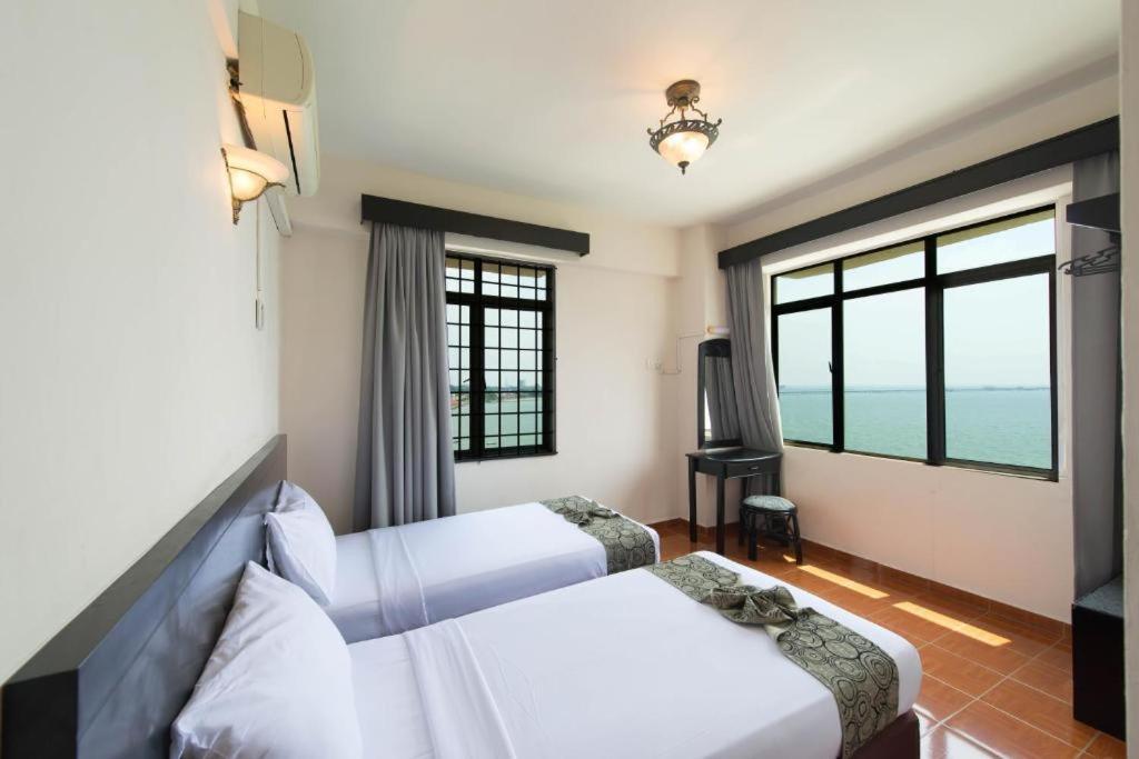 Block B And A Glory Beach Resort Port Dickson Exterior foto
